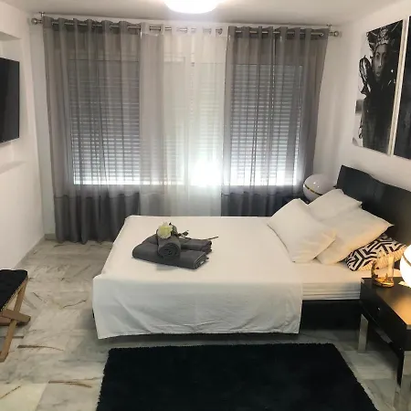 Little Paradise Close To La Sala In Puerto Banus / Quiet Villa *