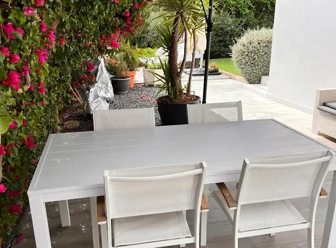 Little Paradise Close To La Sala In Puerto Banus / Quiet