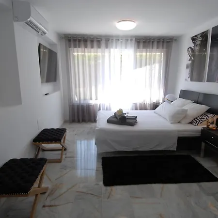 Little Paradise Close To La Sala In Puerto Banus / Quiet Villa *