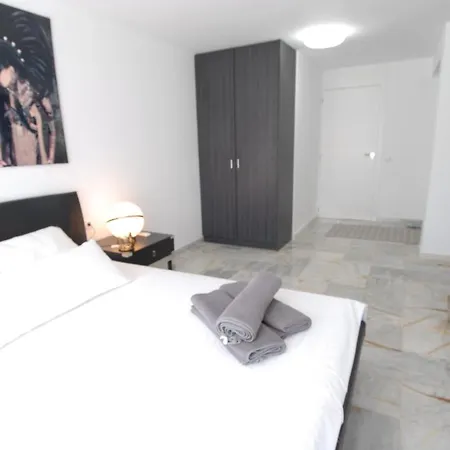 Little Paradise Close To La Sala In Puerto Banus / Quiet Villa *