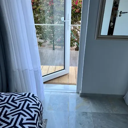 Little Paradise Close To La Sala In Puerto Banus / Quiet Villa *