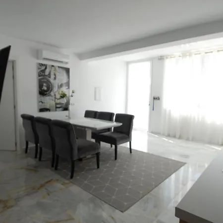 Little Paradise Close To La Sala In Puerto Banus / Quiet Villa *