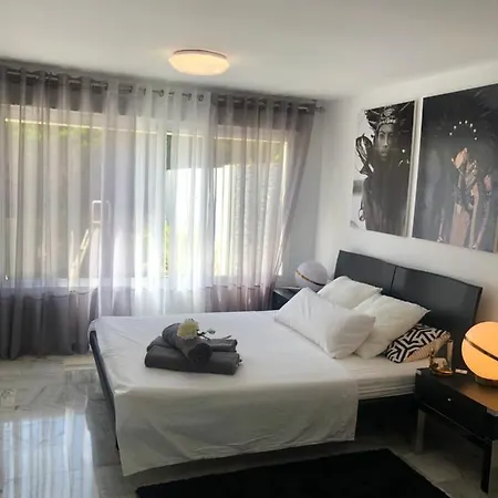 Little Paradise Close To La Sala In Puerto Banus / Quiet