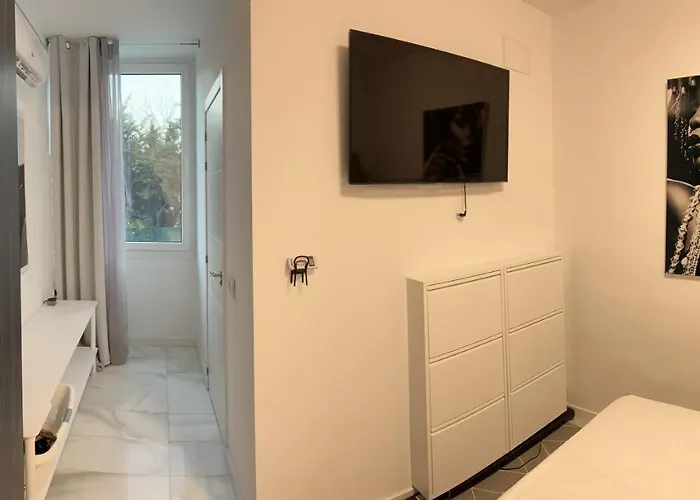 Little Paradise Close To La Sala In Puerto Banus / Quiet * Марбелья