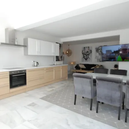 Little Paradise Close To La Sala In Puerto Banus / Quiet Βίλα