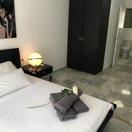 Little Paradise Close To La Sala In Puerto Banus / Quiet