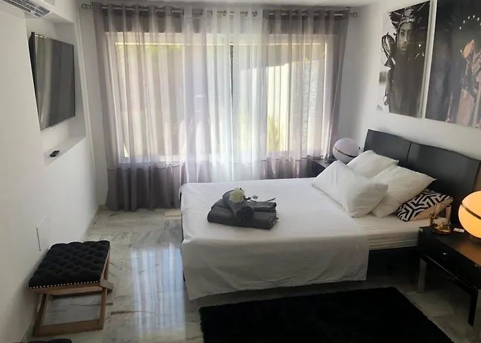 Villa Little Paradise Close To La Sala In Puerto Banus / Quiet *