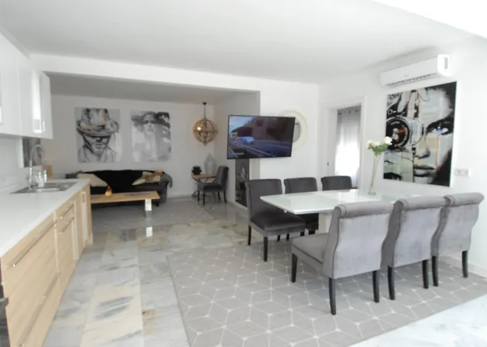 Villa Little Paradise Close To La Sala In Puerto Banus / Quiet Marbella