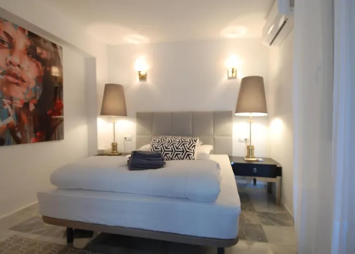Little Paradise Close To La Sala In Puerto Banus / Quiet Villa Marbella