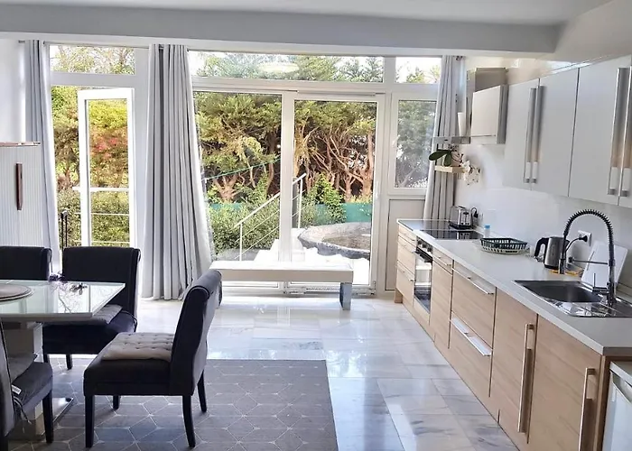 Villa Little Paradise Close To La Sala In Puerto Banus / Quiet Marbella