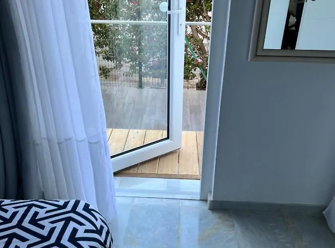 Little Paradise Close To La Sala In Puerto Banus / Quiet Villa *